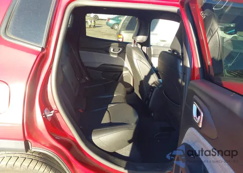 2025 Jeep Compass Latitude 4X4 from USA, damaged, VIN 3C4NJDBN6ST588396